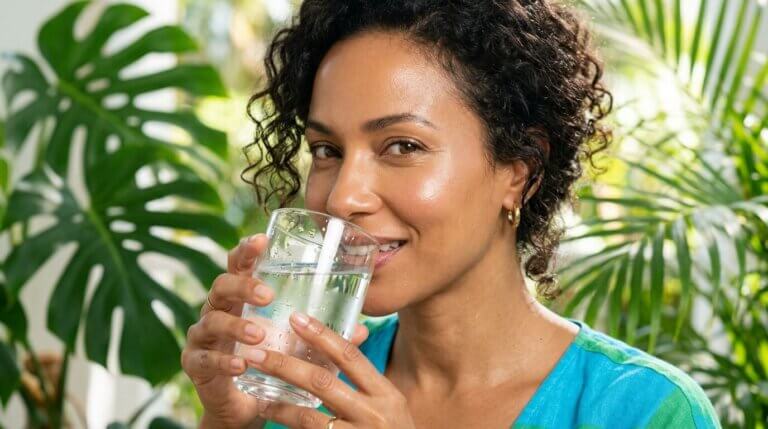 Hidratación y Piel: El Ingrediente Secreto para un Rostro Saludable